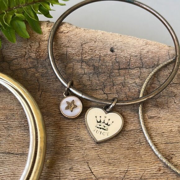 BUNDLE OF BRACELETS  - Picture 3 of 4